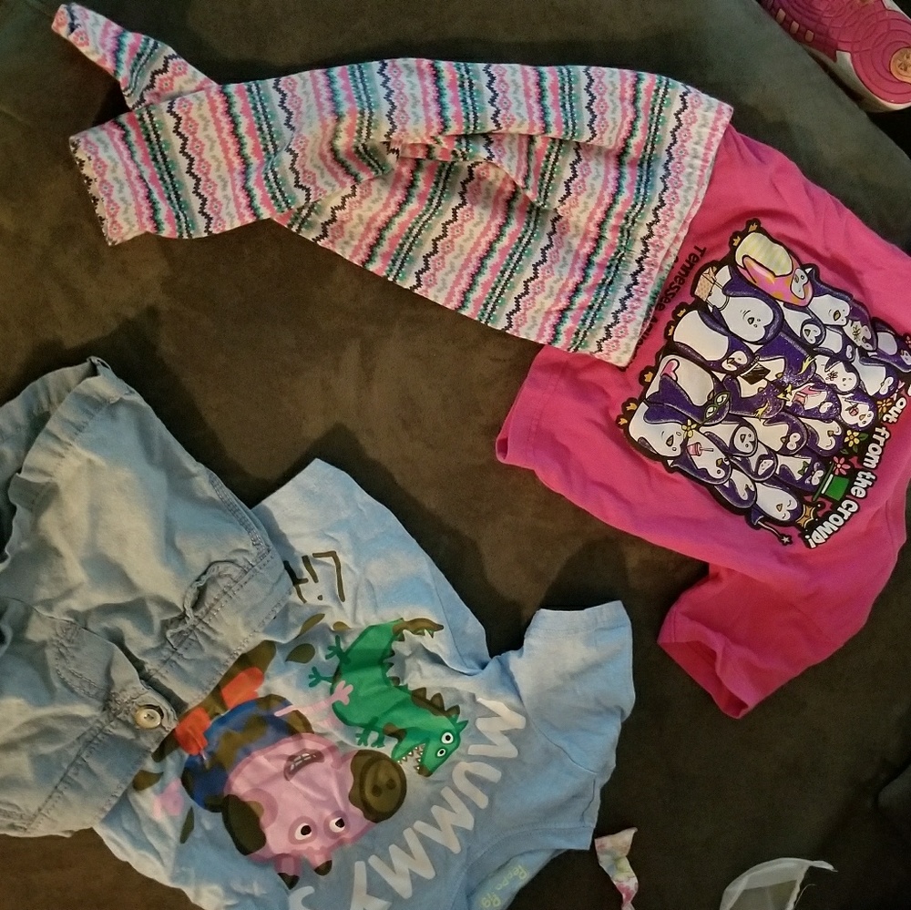 Clothes - Picture 3 of 3